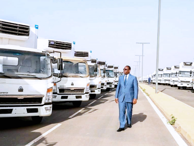 Le Président de la République du Sénégal, M. Macky Sall, a participé à la cérémonie de la livraison du projet de véhicules frigorifiques sénégalais organisée par SINOTRUK INTERNATIONAL
